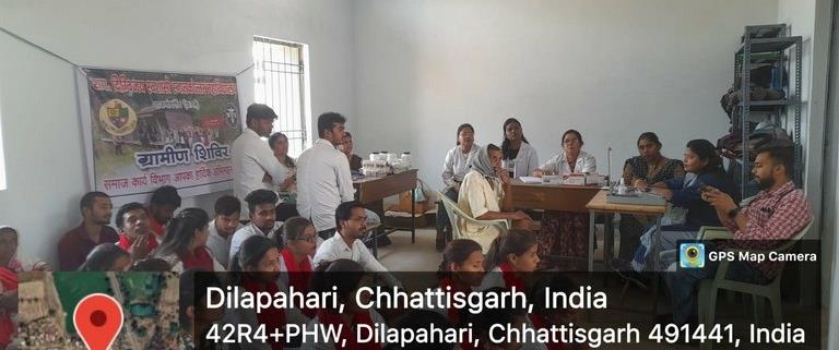 Govt. Digvijay Autonomous College-ग्राम डिलापहरी में स्वास्थ्य शिविर का आयोजन