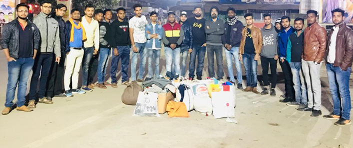 Govt. Digvijay Autonomous College-यूथ रेड क्रास द्वारा अर्द्धरात्रि में आवासहीन गरीबों में कंबल व वस्त्रों का वितरण