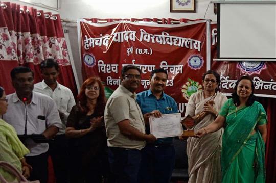 Govt. Digvijay Autonomous College-Registrar Deepak Parganiha wins second time in essay competition